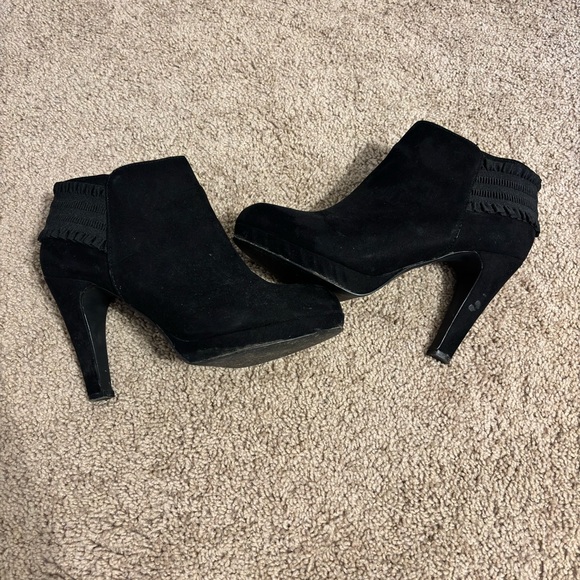 Black size 7 very cute - Picture 2 of 3